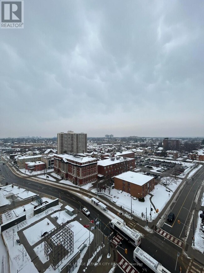 Photo du bâtiment - 85 Duke St W