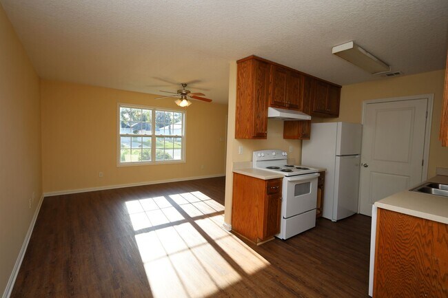 Foto del edificio - 1801-A Chestnut Dr