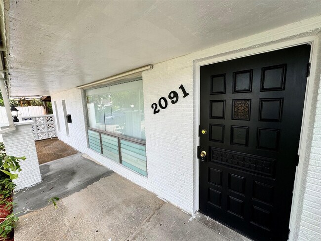 Foto del edificio - 2091 Oleander Dr