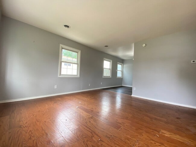 Foto del edificio - 3 Bedroom Home With Central Air