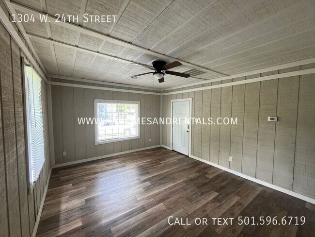 Building Photo - 1304 W 24th St