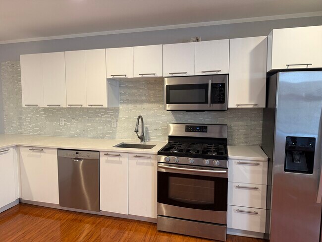 Foto del edificio - 2709 E Clearfield St