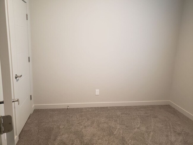 Foto del edificio - 2 bed 1 bath in Springville!!