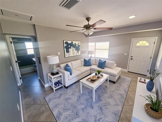 Building Photo - 519 Yelvington Ave