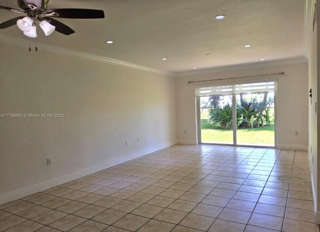 Building Photo - 7480 Miami Lakes Dr