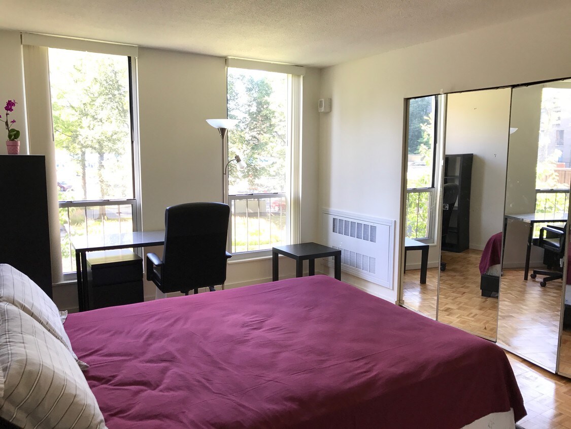 Master Bedroom 1 - 33 Pond Ave