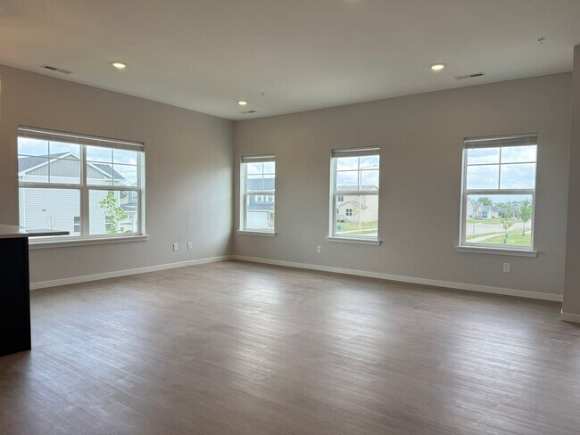 Foto del edificio - Big Ben Townhomes – Brand New 2 Bedroom Townhome | Attached 2-Stall Garage