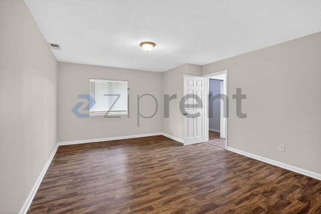 Building Photo - 3575 Oakvale Rd