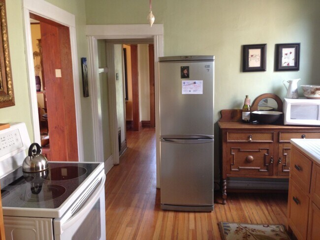 Building Photo - Charming 1905 Brick Bungalow in the Heart of Washington Park West