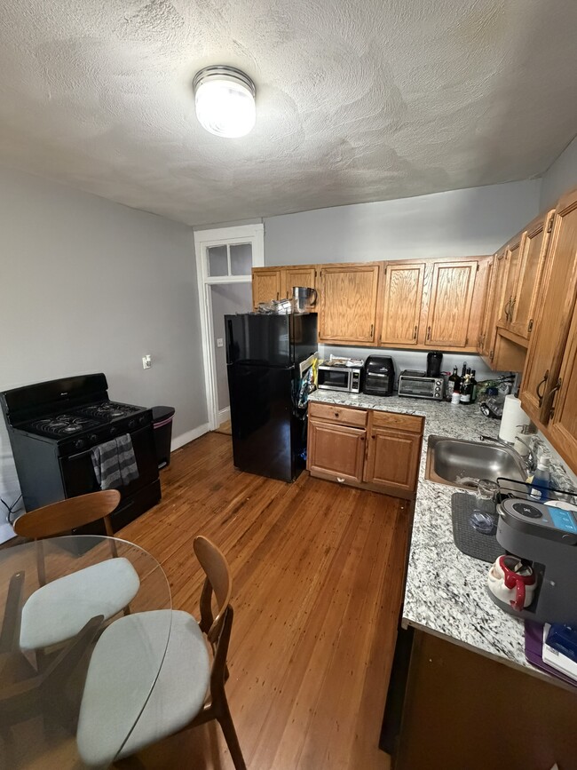 Foto del edificio - 121 Hillside St