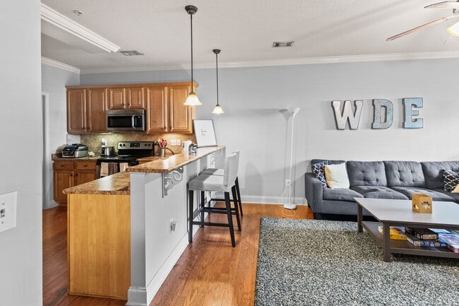 Building Photo - Fall 2026 Upscale 2 Bedroom Condo @ Plainsview Condominiums