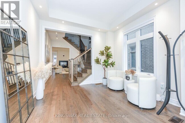 Photo du bâtiment - 1288 Queens Plate Rd.