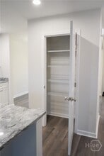 Building Photo - 270 Cromer St