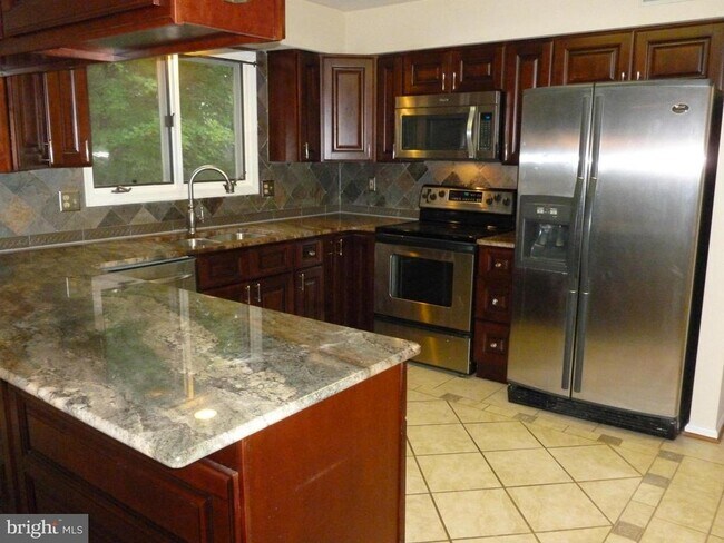 Building Photo - 8614 Oak Chase Cir