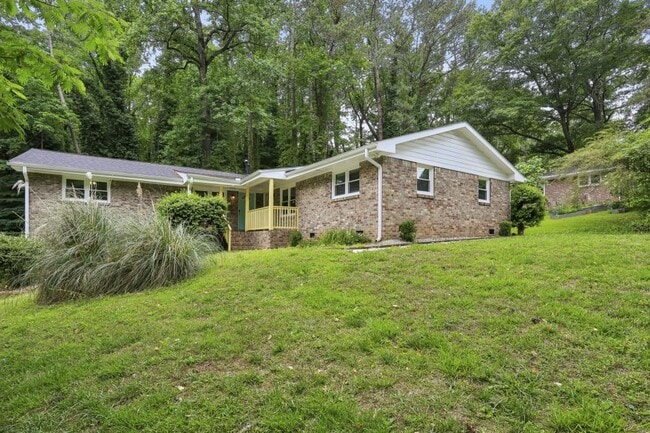 Building Photo - 2889 White Oak Dr