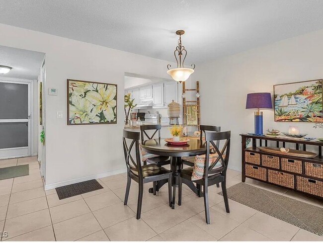 Building Photo - 7069 Quail Run Ct E