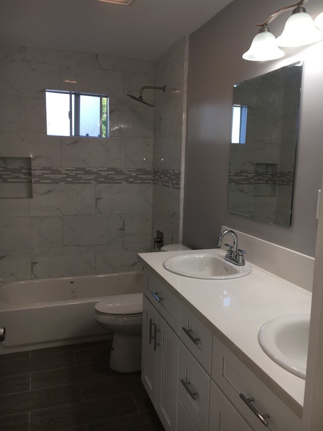 Building Photo - 17921 Ingomar St