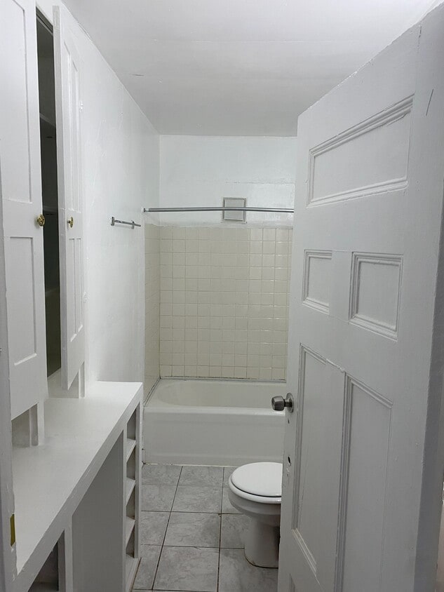 Bathroom - 1114 Seymour Ave