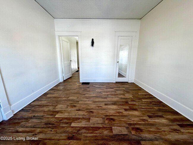 Foto del edificio - 2320 W Oak St