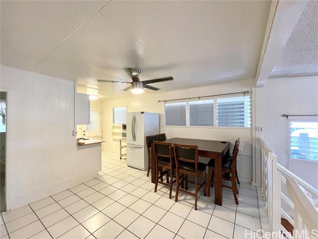 Building Photo - 1279 Manulani St