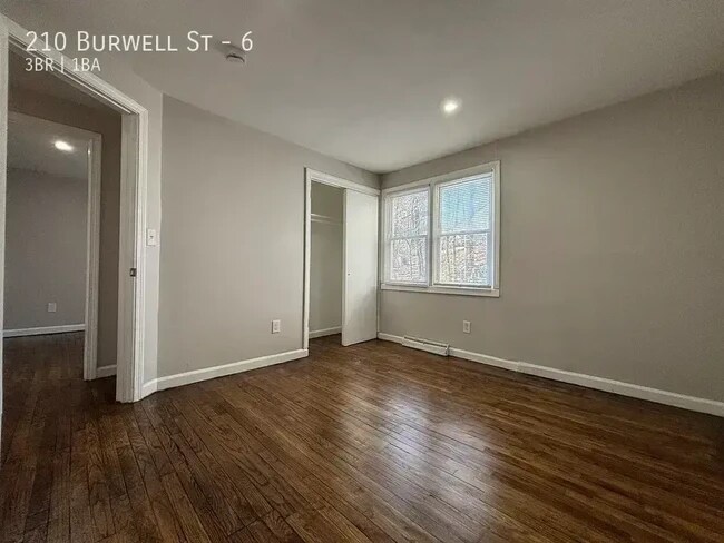 Foto del edificio - 210 Burwell St