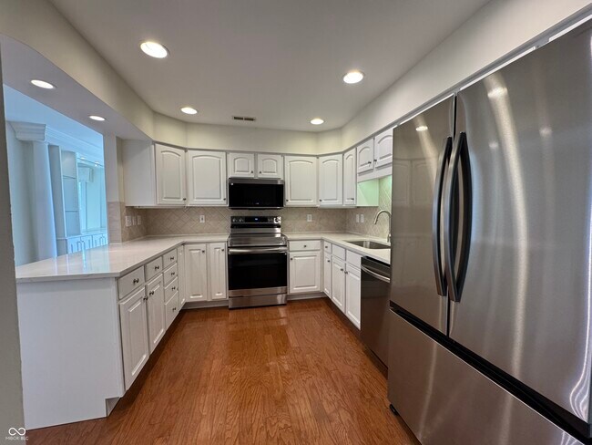 Foto del edificio - 8690 Jaffa Ct W Dr