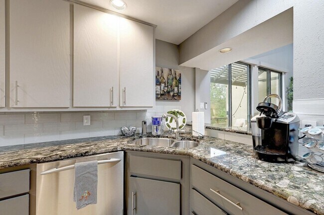 Foto del edificio - 1707 Spyglass Dr