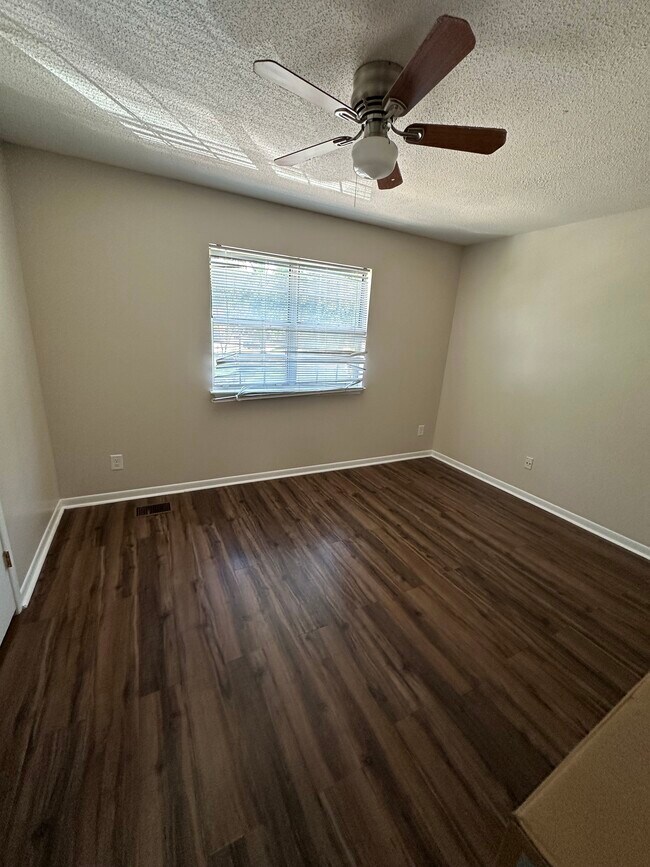 Foto del edificio - 2926 Heathstead Pl