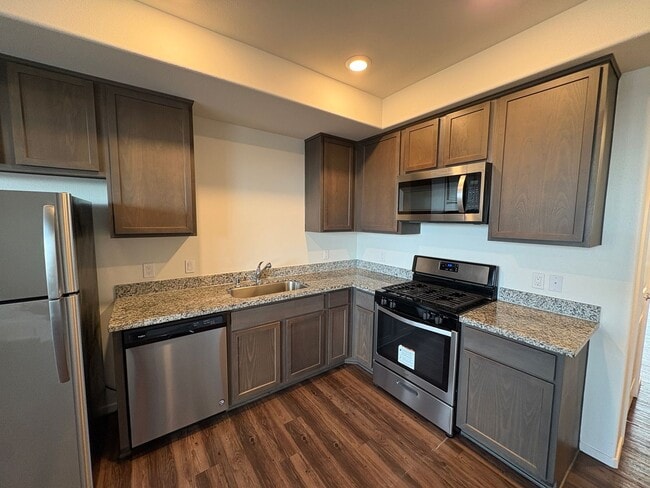 Interior Photo - Mariners Landing