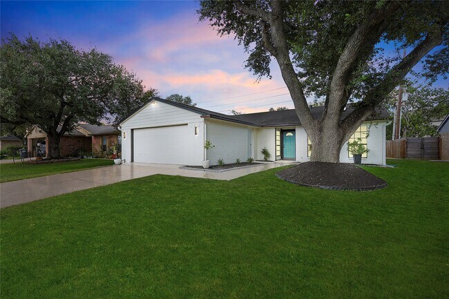 Foto del edificio - 6814 Loch Langham Dr