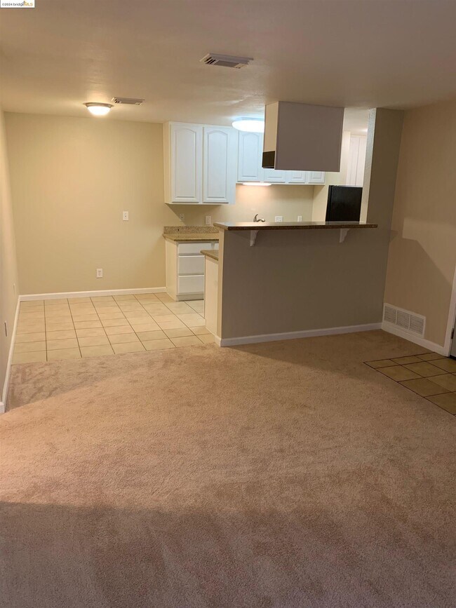 Foto del edificio - 2167 Lakeview Cir
