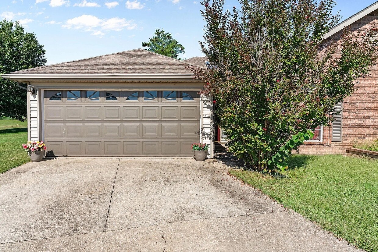 Foto del edificio - 255 Buckingham Dr