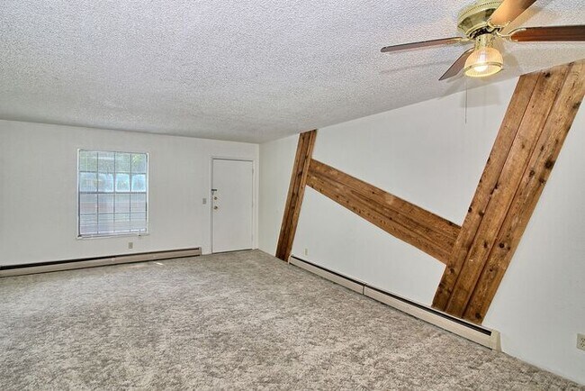 Foto del edificio - 2 Bed I Bath Apartment