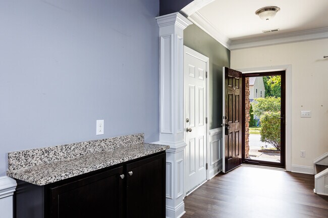 Foto del edificio - 126 Willow Weald Ct