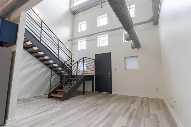 Building Photo - 400 Village Pkwy