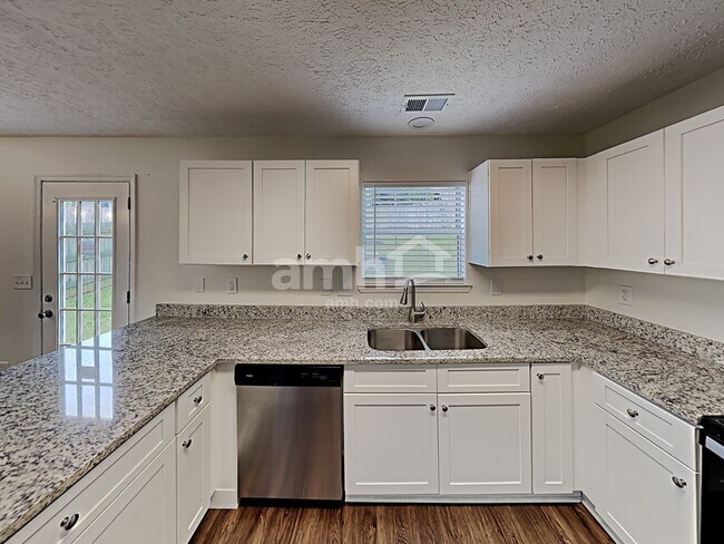 Foto del edificio - 640 Granwood Blvd