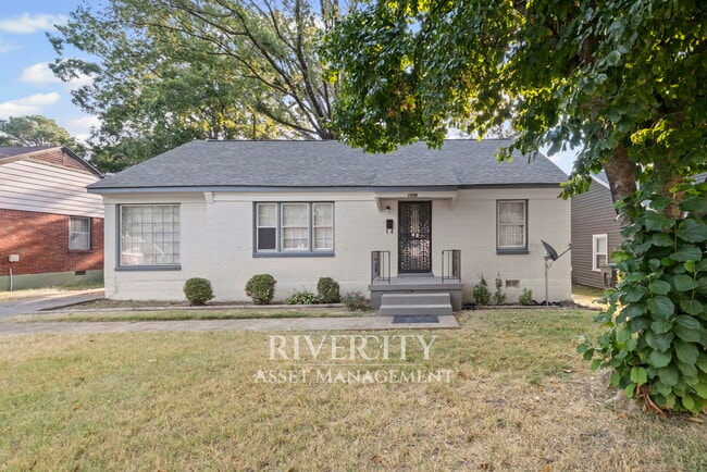 Photo - 1156 Brower St House