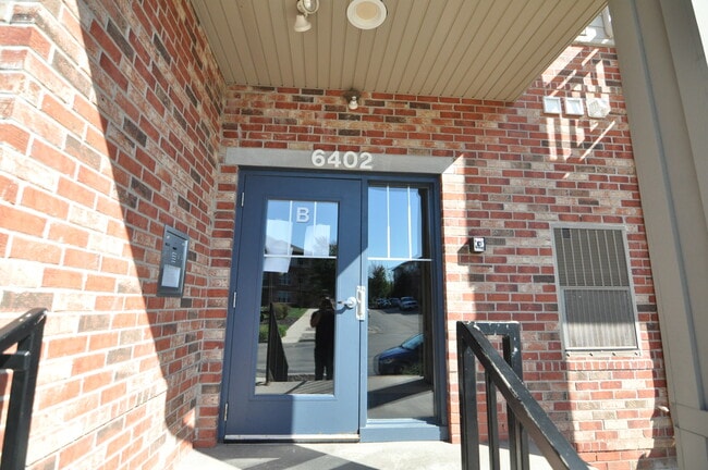 Building Photo - 6402 Milwaukee St