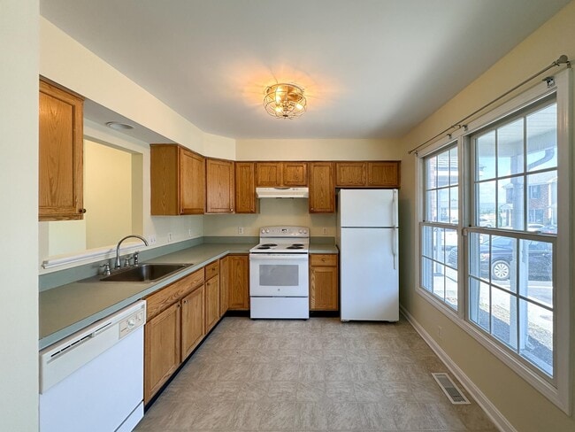 Foto del edificio - 1026 Commercial Ct