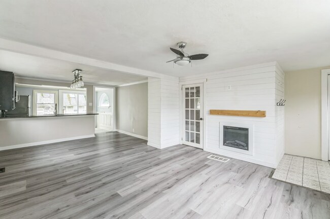 Foto del edificio - "Charming 2-Bed Retreat with Fireplace on ...