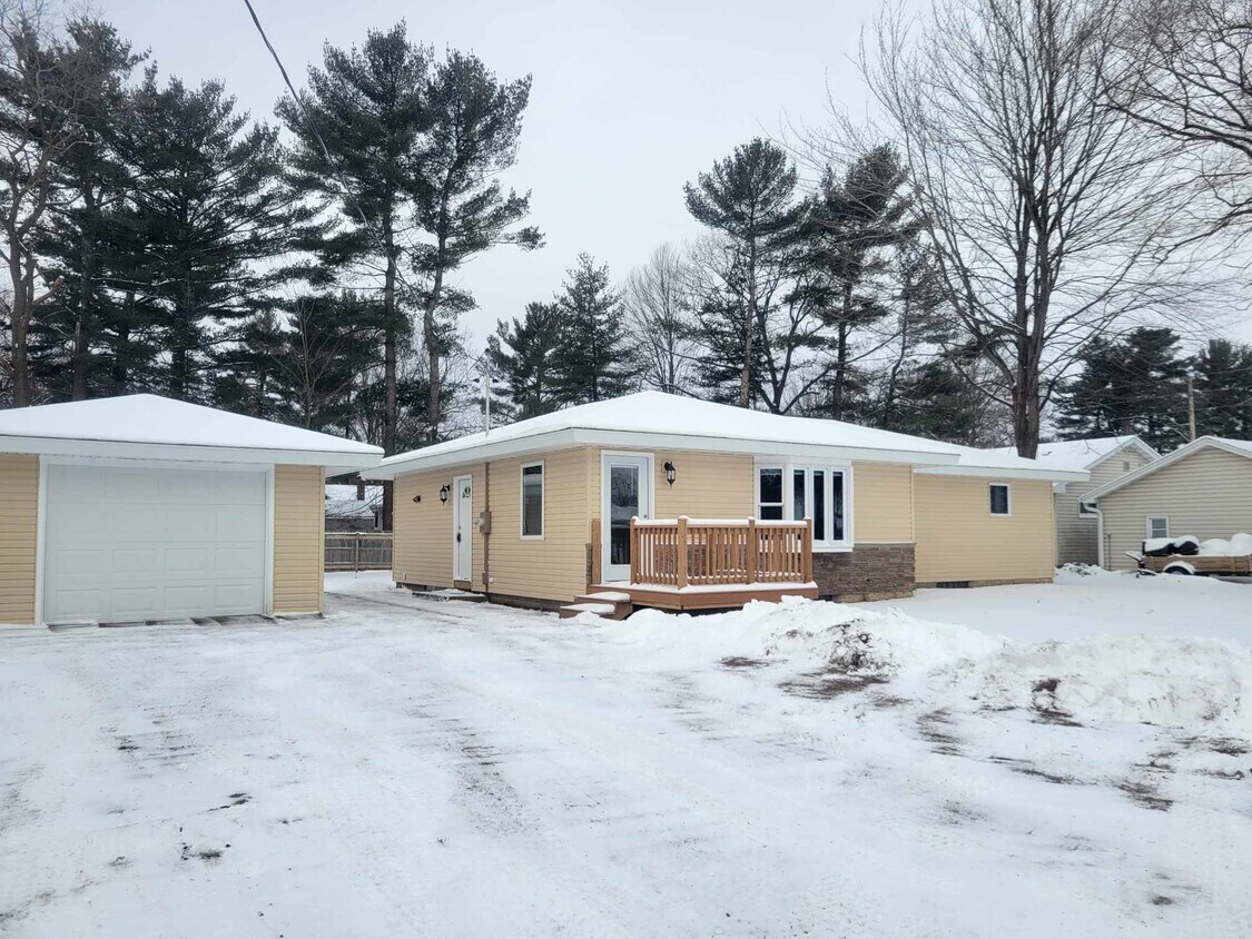 224048 Parkside Ave, Wausau, WI 54401 House Rental in Wausau, WI