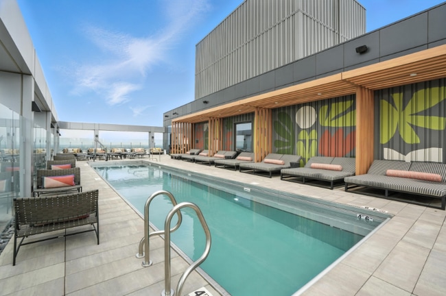 Foto del edificio - 1119 W Carroll Ave