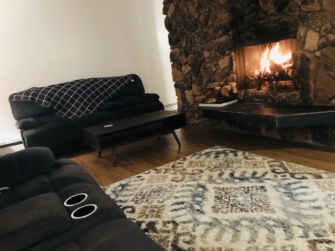 7636 Arctic Blvd, Anchorage, AK 99518 Apartments in Anchorage, AK