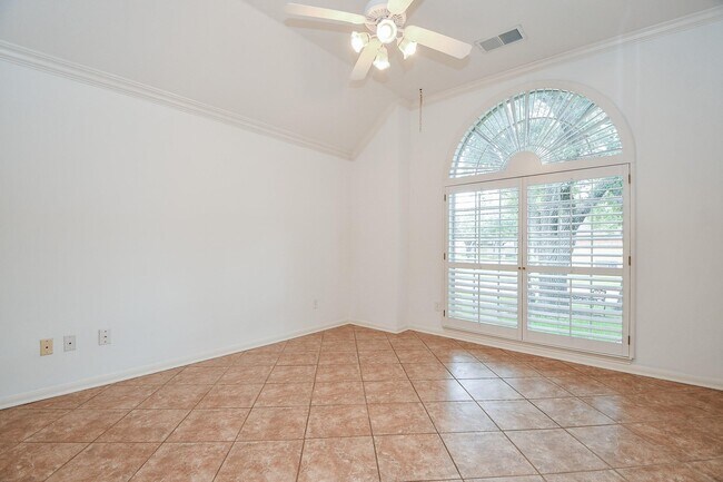 Foto del edificio - 535 Avery Dr