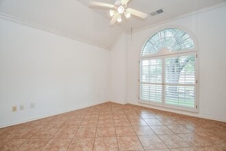 Building Photo - 535 Avery Dr