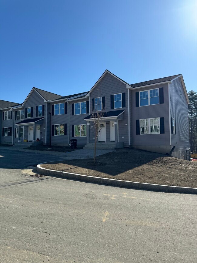 Saddle Rock Apartments in Manchester, NH