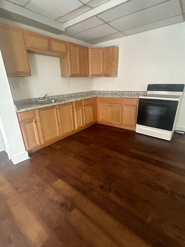 Foto del edificio - 533 Cedar St