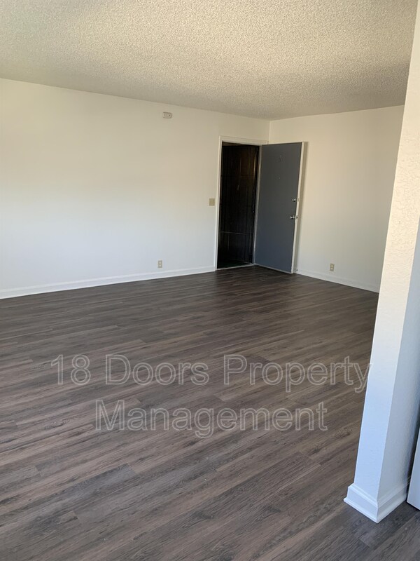 Foto del edificio - 840 Grand Ave