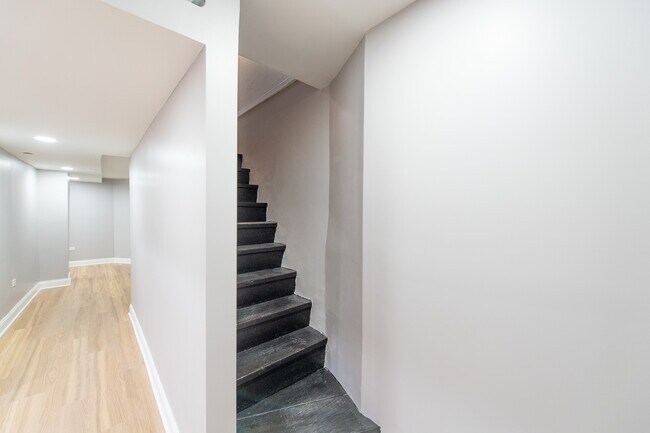 Foto del edificio - 1028 W Oakdale Ave