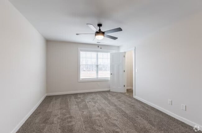 Building Photo - 120-B Aviator Cir